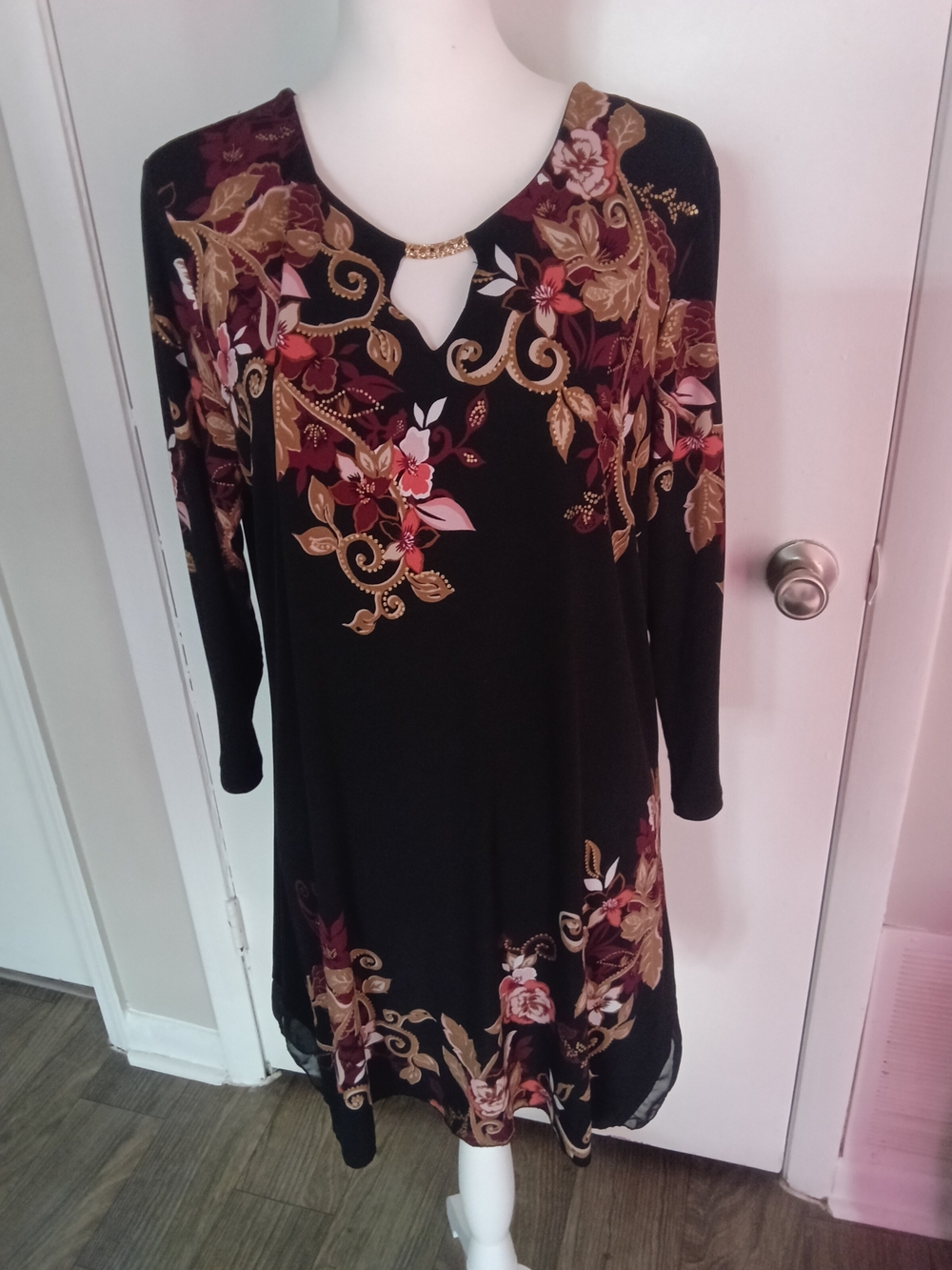 Black Floral Keyhole Long Sleeve Tunic Dress with Gold Accents